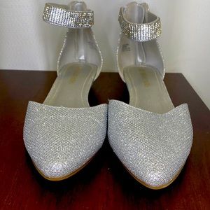 Dream Pairs Silver Evening Flats 9.5